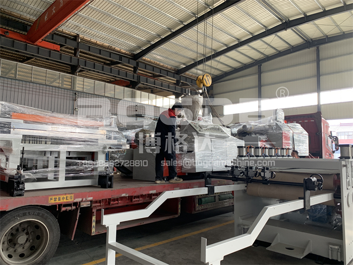 Bogda net redwood veneer foam board production line sent to Hubei