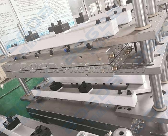 High Precision One Layer T Type PP Hollow Board Extrusion Mould Die For Plastic Extruder Machine