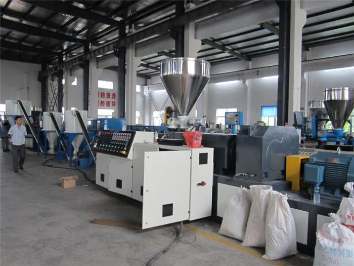 PVC Conical Twin Screw Extruder/Double Screw Extruder for PVC Plastic Profile Sheets Pipe Extrusion Line