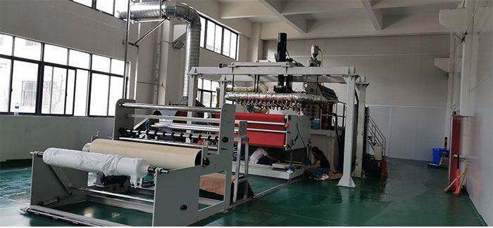 Hanger Type Design 1600mm BFE99 Medical Filter Material PP Melt Blown Nonwoven Fabric Making Machine