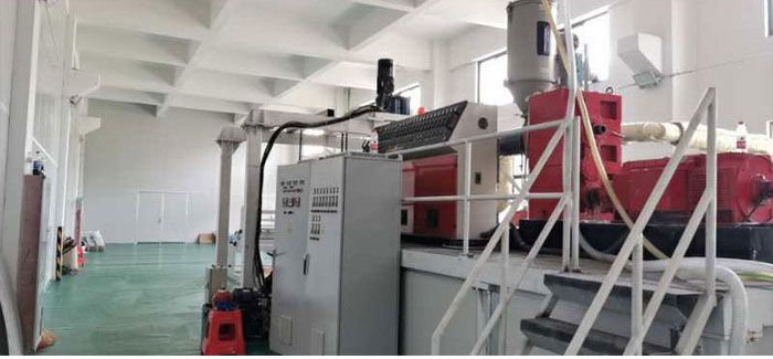 Hanger Type Design 1600mm BFE99 Medical Filter Material PP Melt Blown Nonwoven Fabric Making Machine