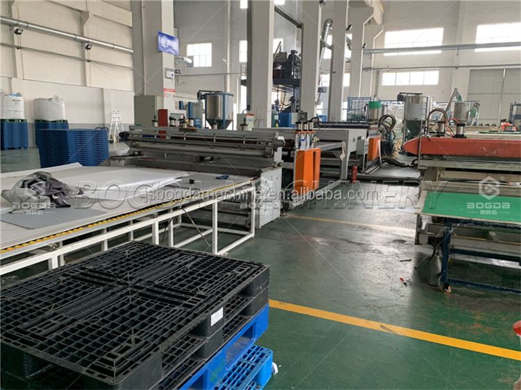 Machine Plastic Construction Profile PP Hollow Sheet Extrusion Line For Sale