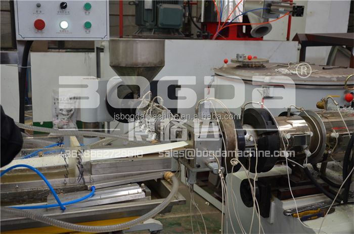 BOGDA Produced Counter rotating Conical Double Screw Extruder Extrusion Machine For PVC Skinning Foam Board