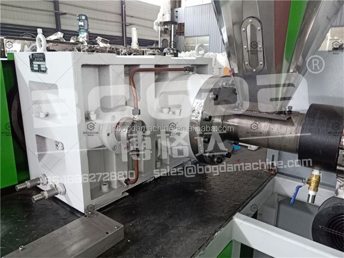 SJ-65 Plastic Polystyrene Single Screw Extrusion Extruder Machine For Decoration Profiles