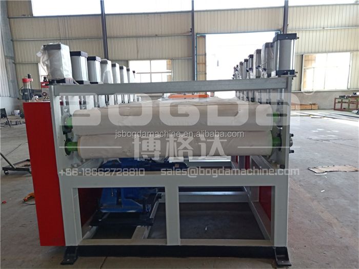 BOGDA PVC Foam Board Haul Off Machine Tractor For PVC Wallboard Extrusion Production Line