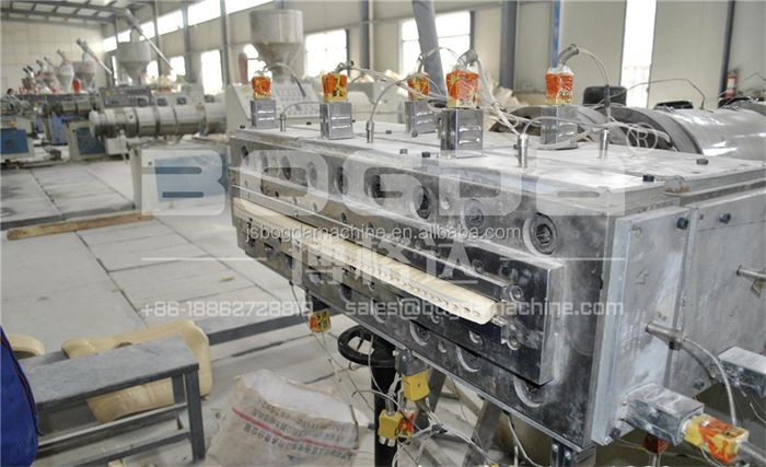 T Die Extrusion Mold PVC Foam Board Mould For Plastic Extruder Machine Production Line