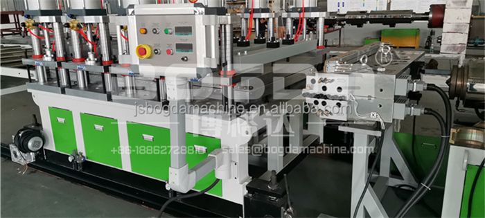 BOGDA 1220 mm PVC Foamed Board Extrusion Mould T Die For Plastic Extruder Machine