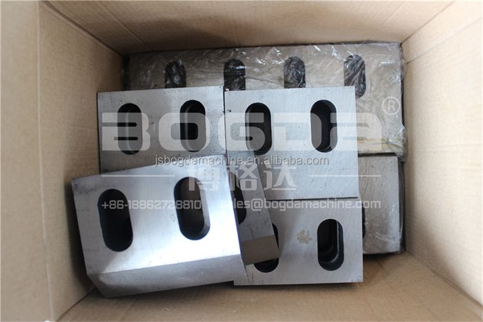 Customized SKD-11 9Crsi Material Plastic Crusher Spare Parts Crushing Machine Blade Knives