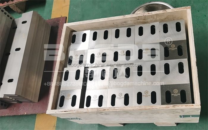 Customized SKD-11 9Crsi Material Plastic Crusher Spare Parts Crushing Machine Blade Knives