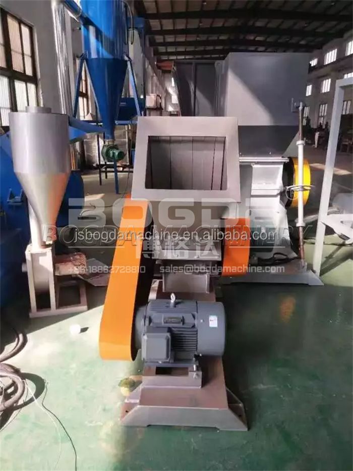 China BOGDA Plastic Pipe Recycling Crusher For Crushing PVC Profiles Sheet Panel