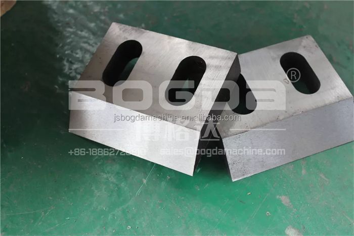 China BOGDA Plastic Pipe Recycling Crusher For Crushing PVC Profiles Sheet Panel