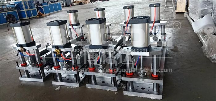 4 Stage Guide Rod Calibration Die Extrusion T-die Mould PVC Foam Board Calibrator Machine For Production Line