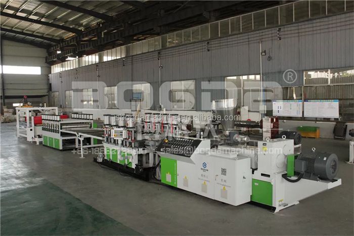 4 Stage Guide Rod Calibration Die Extrusion T-die Mould PVC Foam Board Calibrator Machine For Production Line