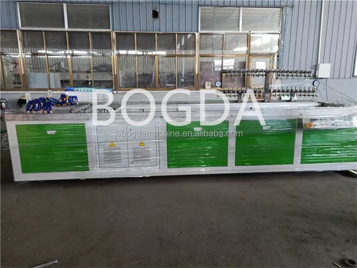 PE WPC Outdoor Co-Extrusion Decking Board Flooring Garden Walkway Making Extrusion Machine