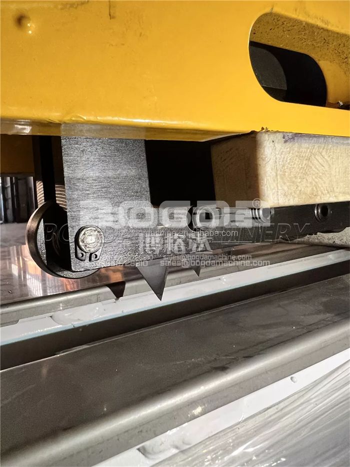 BOGDA New Type Blade And Saw Multi Functional Free Dust PVC Foam Board Cutting Machine