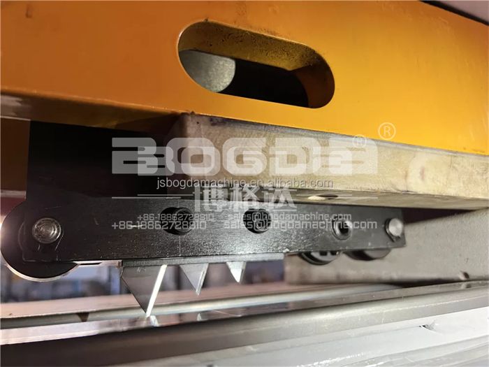 BOGDA New Type Blade And Saw Multi Functional Free Dust PVC Foam Board Cutting Machine