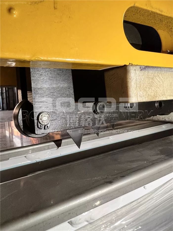 BOGDA PVC Foam Sheet Cutting Machine PVC Expanded Board Cutter With Free Dust Device