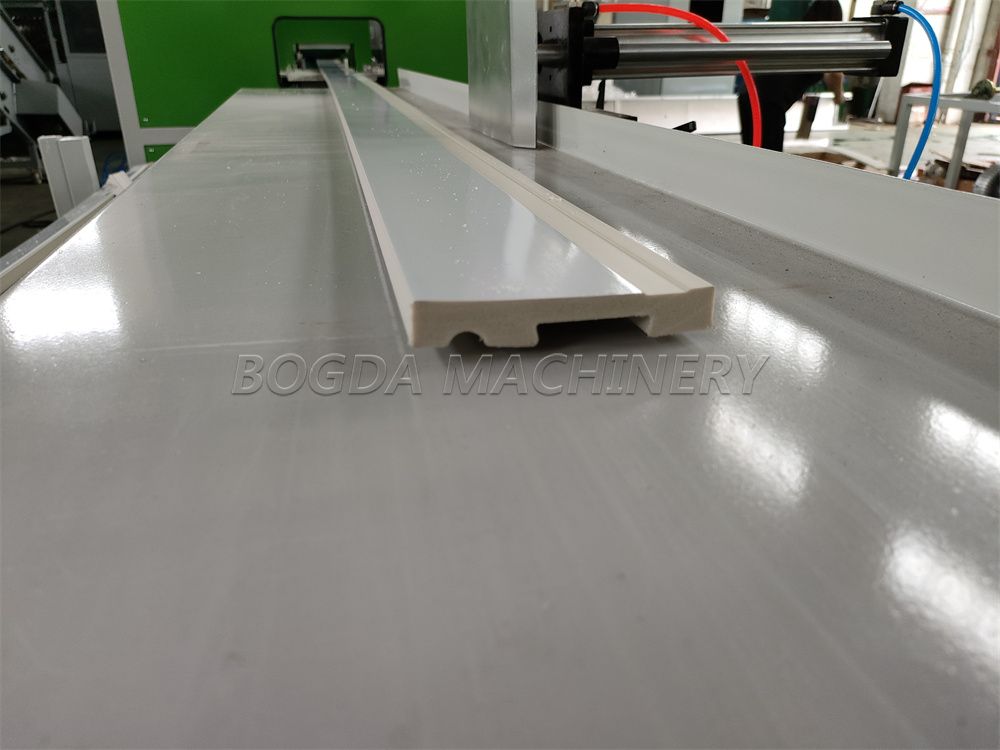 Testing model 90 PS polystyrene foam skirting board profiles moulding machine