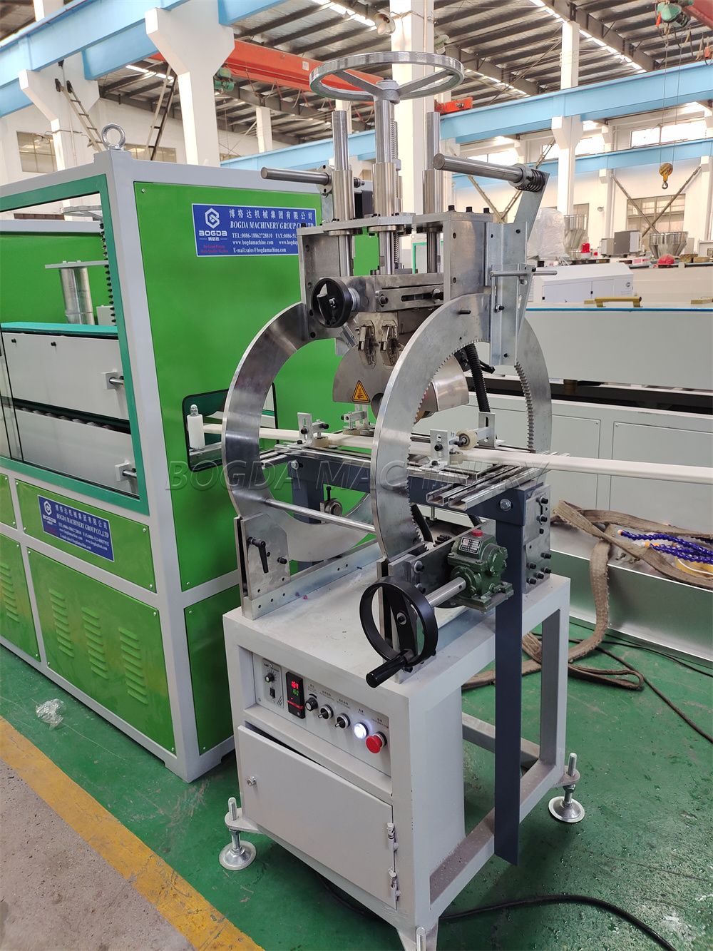 Testing PS 100 polystyrene profiles moulding machine