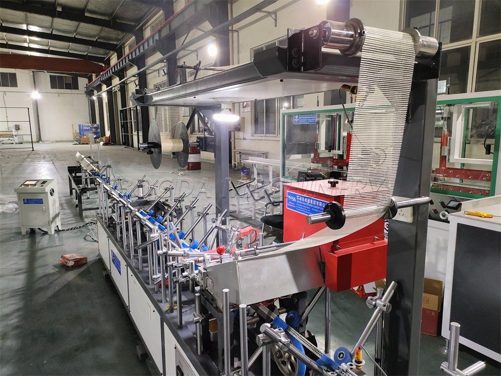 Hot melt glue laminating machine for PVC corner beads with fiberglass mesh